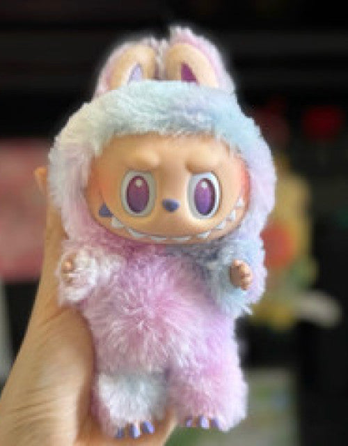 6733